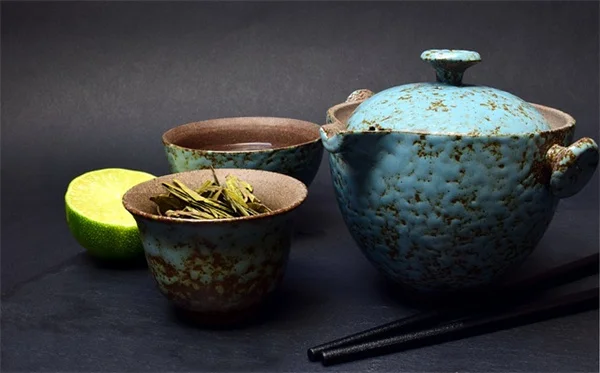 霜で草の種は死ぬ？秋まきの実体験と冬越しのコツ
